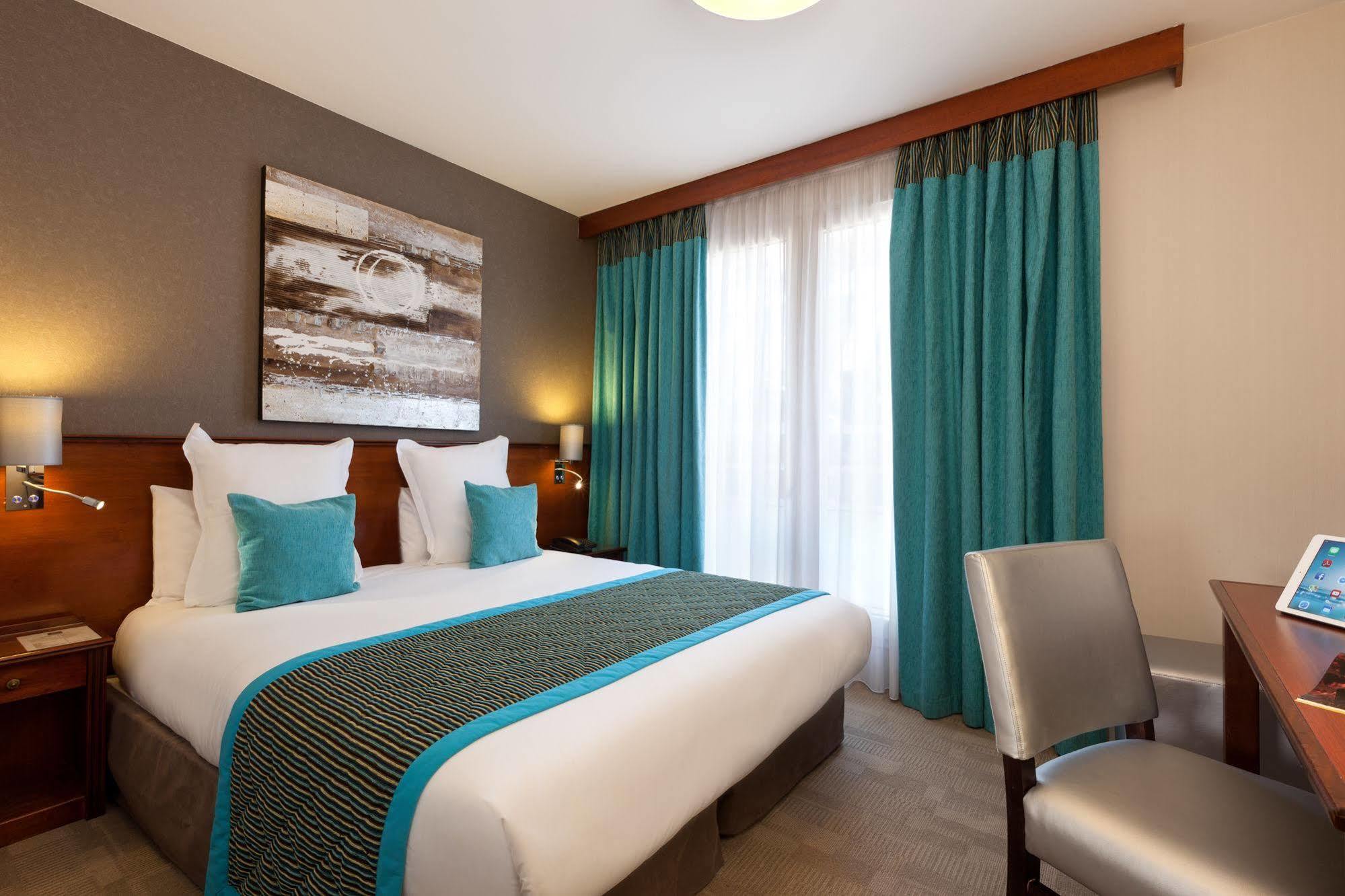 Hotel Bootcamp 4*
